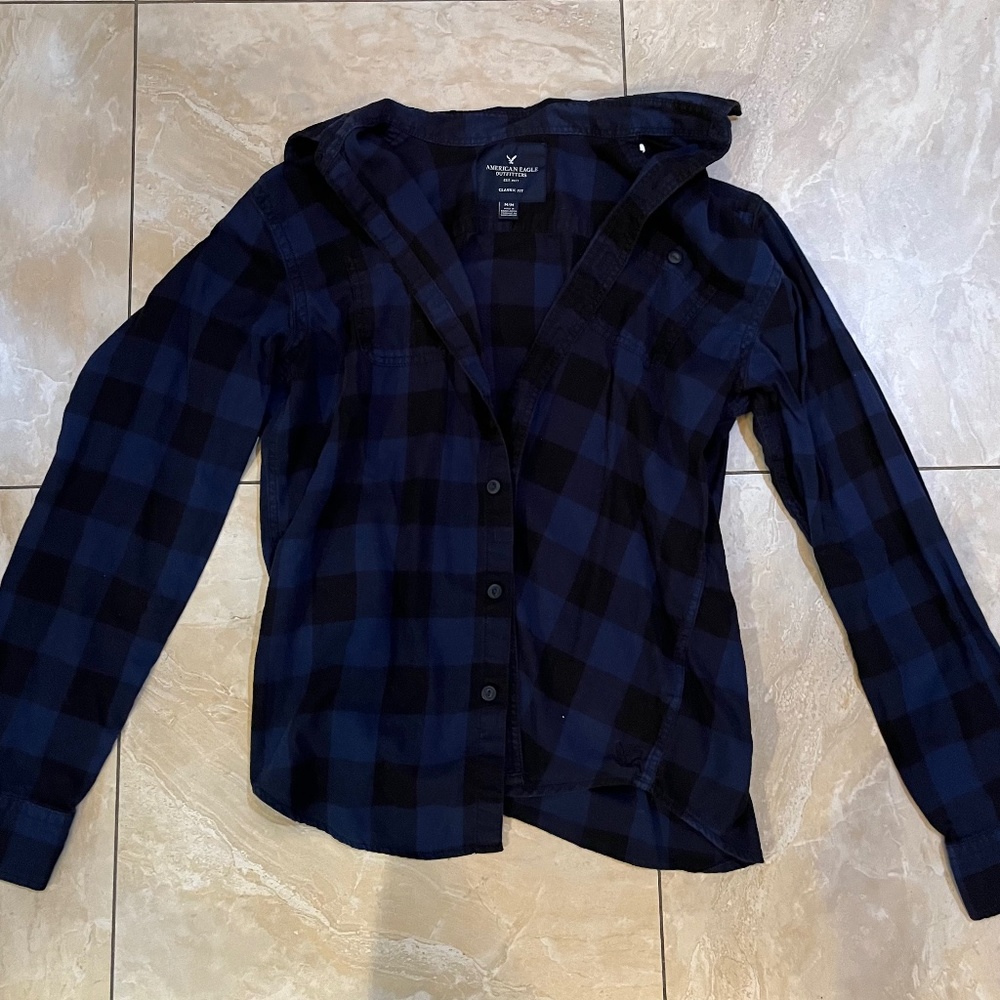 American Eagle Blue Black Plaid Long Sleeve Button Up Shirt
